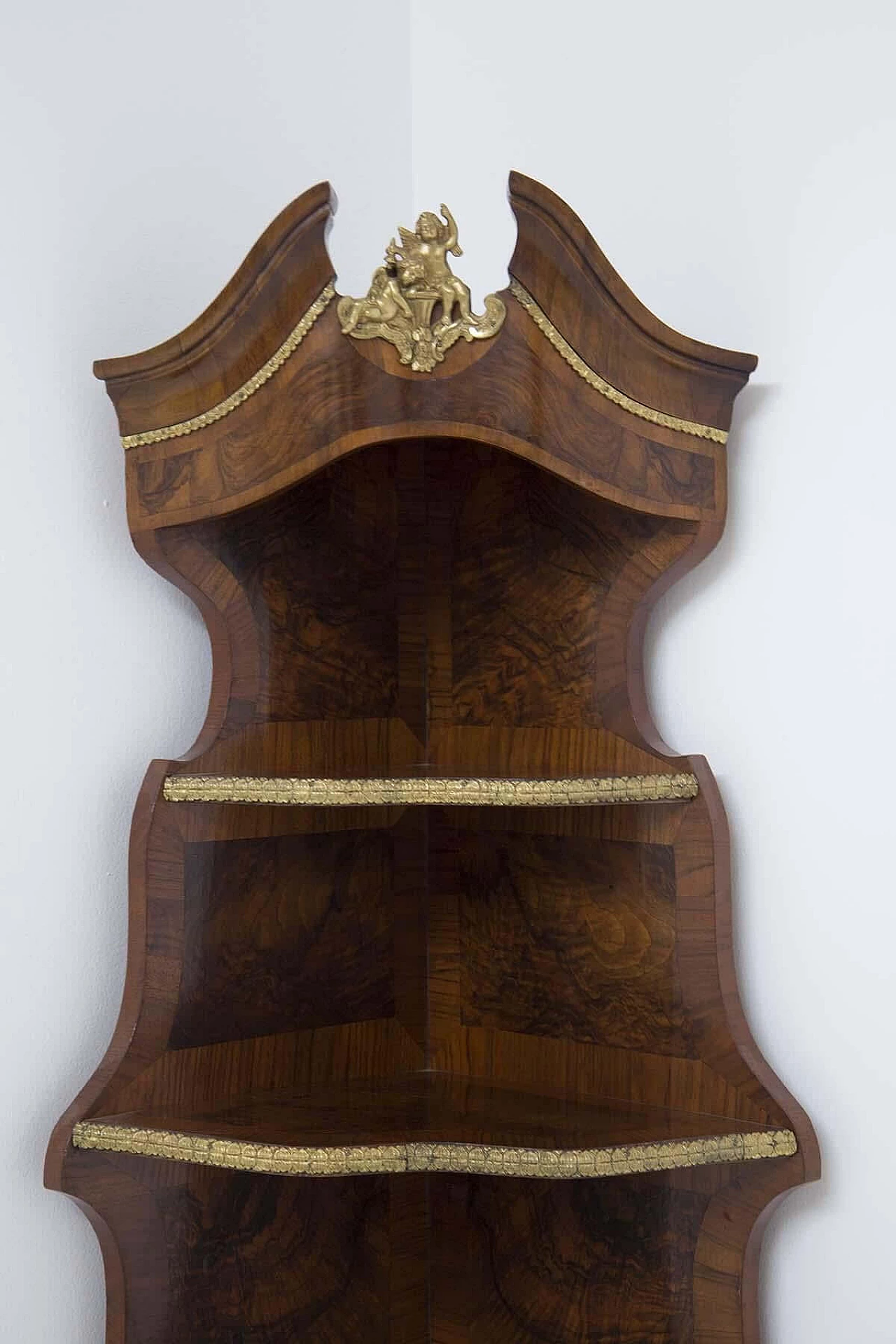 Étagère in legno di noce in stile Luigi XV, del '900 1403377