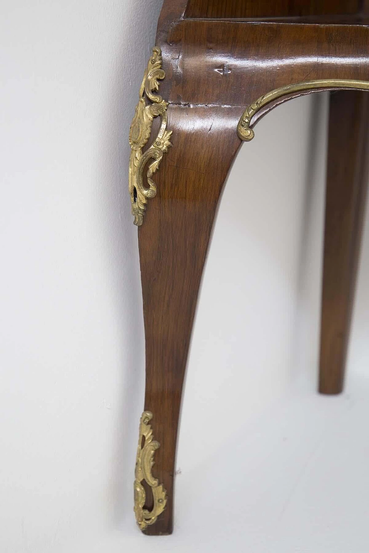 Walnut étagère in Louis XV style, 20th century 1403381