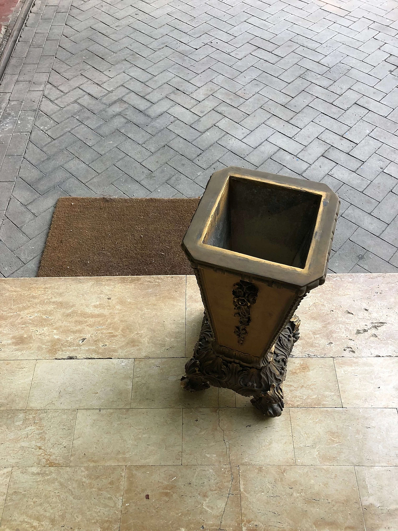 Baroque style gilded umbrella stand, 20th century 1405548