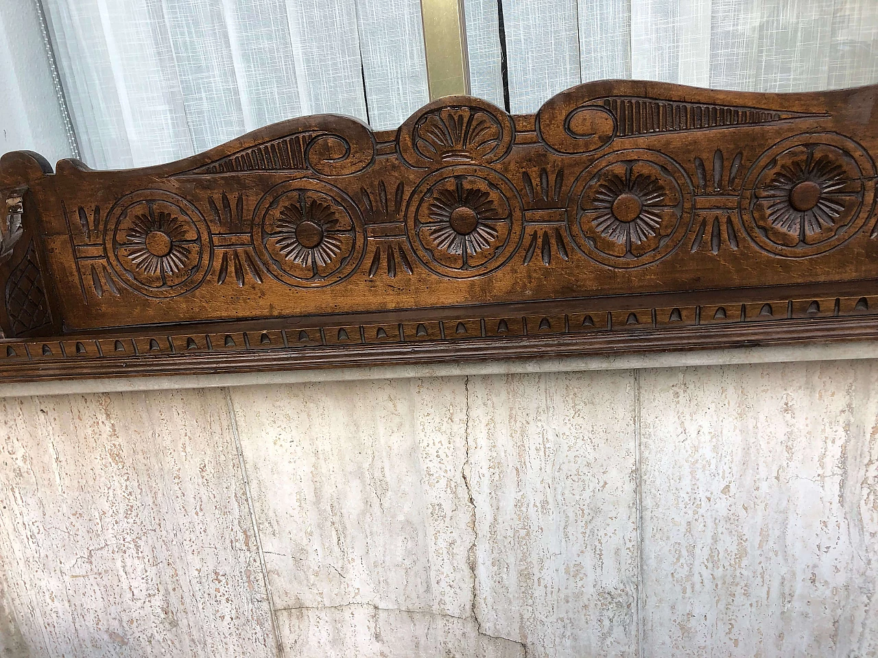Carved walnut shelf, 20th century 1405826