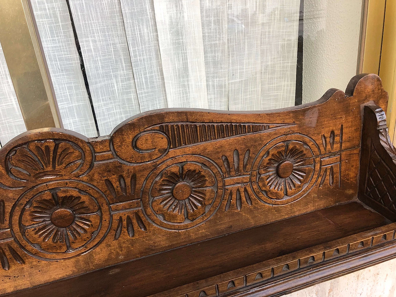Carved walnut shelf, 20th century 1405828