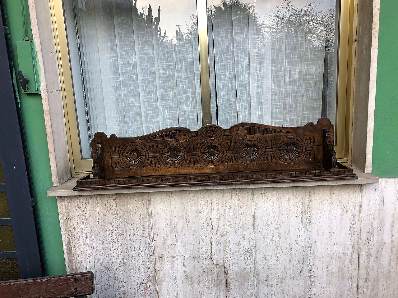 Carved walnut shelf, 20th century 1405830