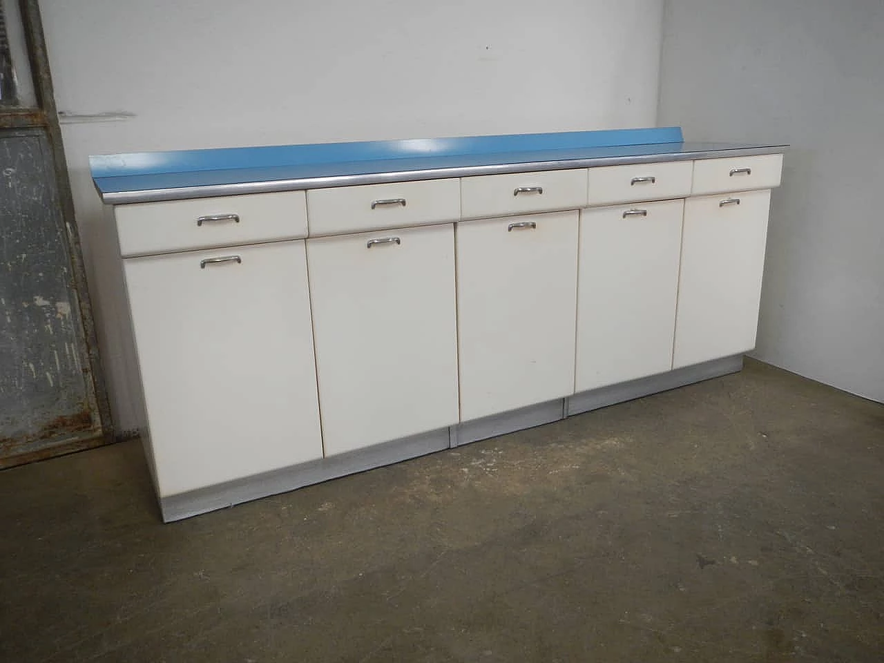 Credenza in abete e formica, anni '50 1405957