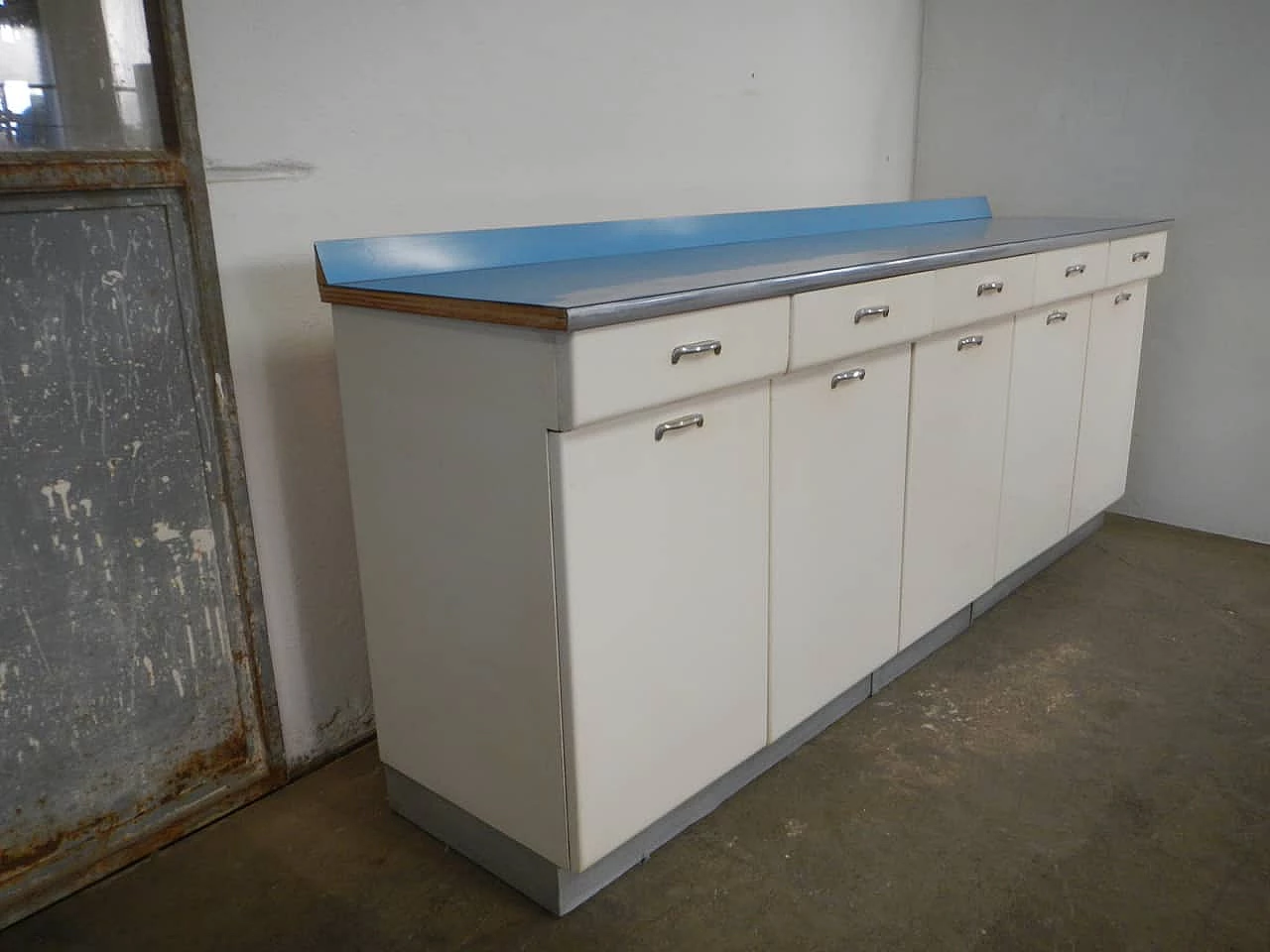 Credenza in abete e formica, anni '50 1405958