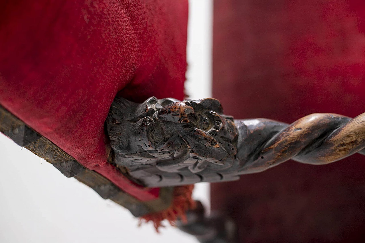 Sedia antica in noce e velluto, del '500 1406007