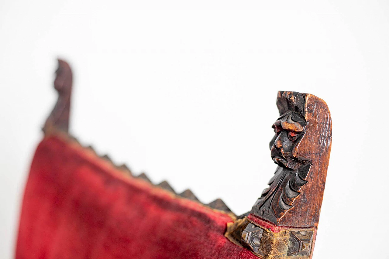 Sedia antica in noce e velluto, del '500 1406009