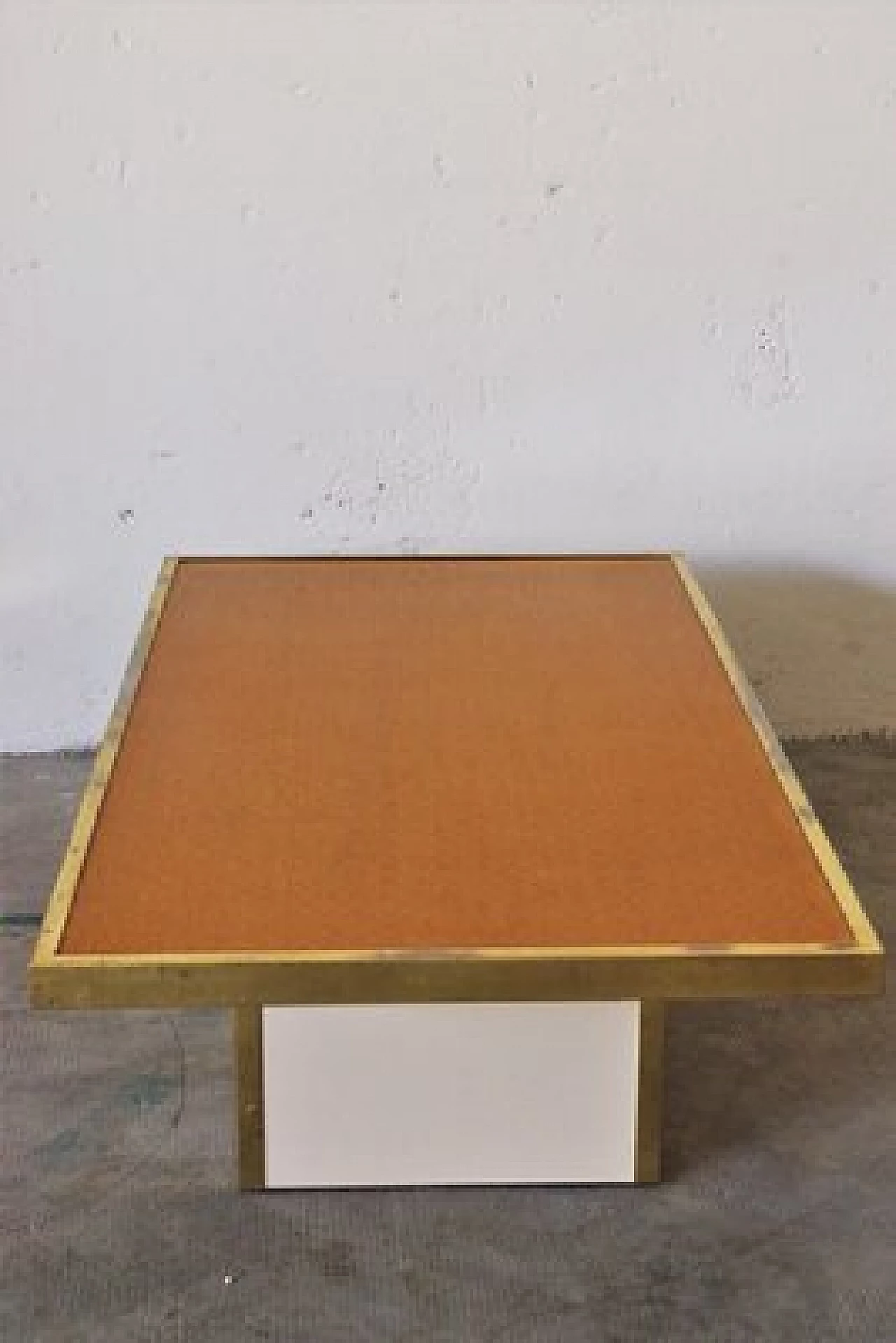 Tavolino in legno e ottone, anni '70 1406513