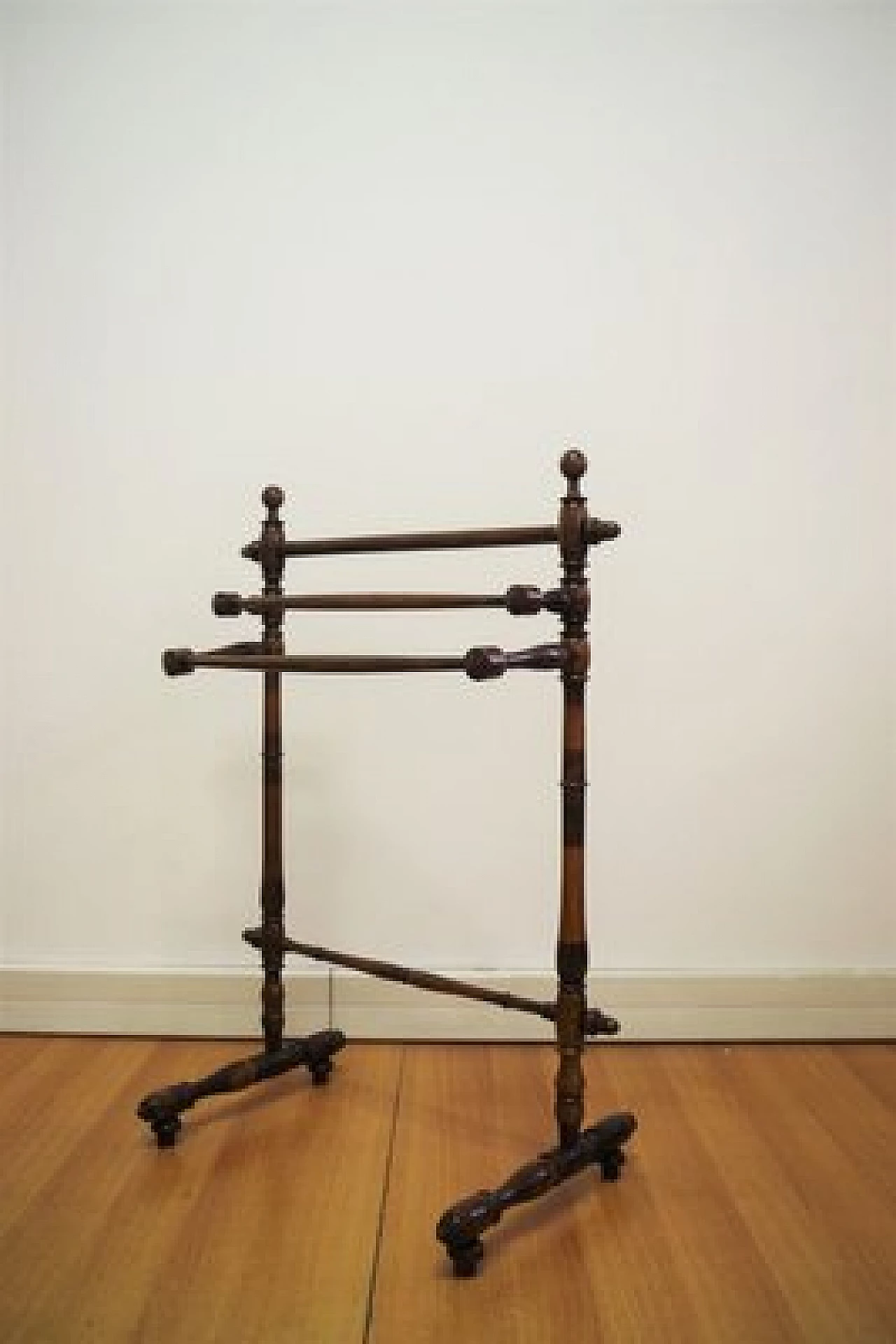 Walnut towel rack, 1930s 1406582