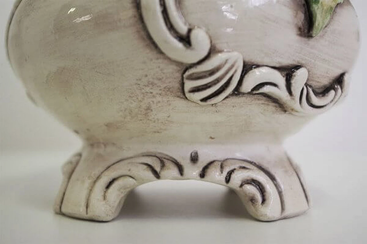 Brocca in ceramica di Capodimonte con decorazione floreale, anni '40 1406772