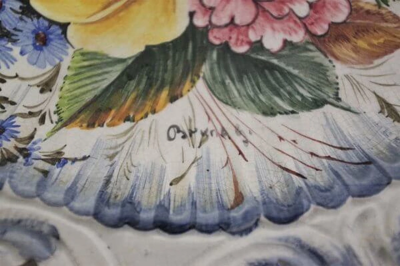 Piatto da parete in ceramica di Bassano dipinto con fiori, anni '70 1406957