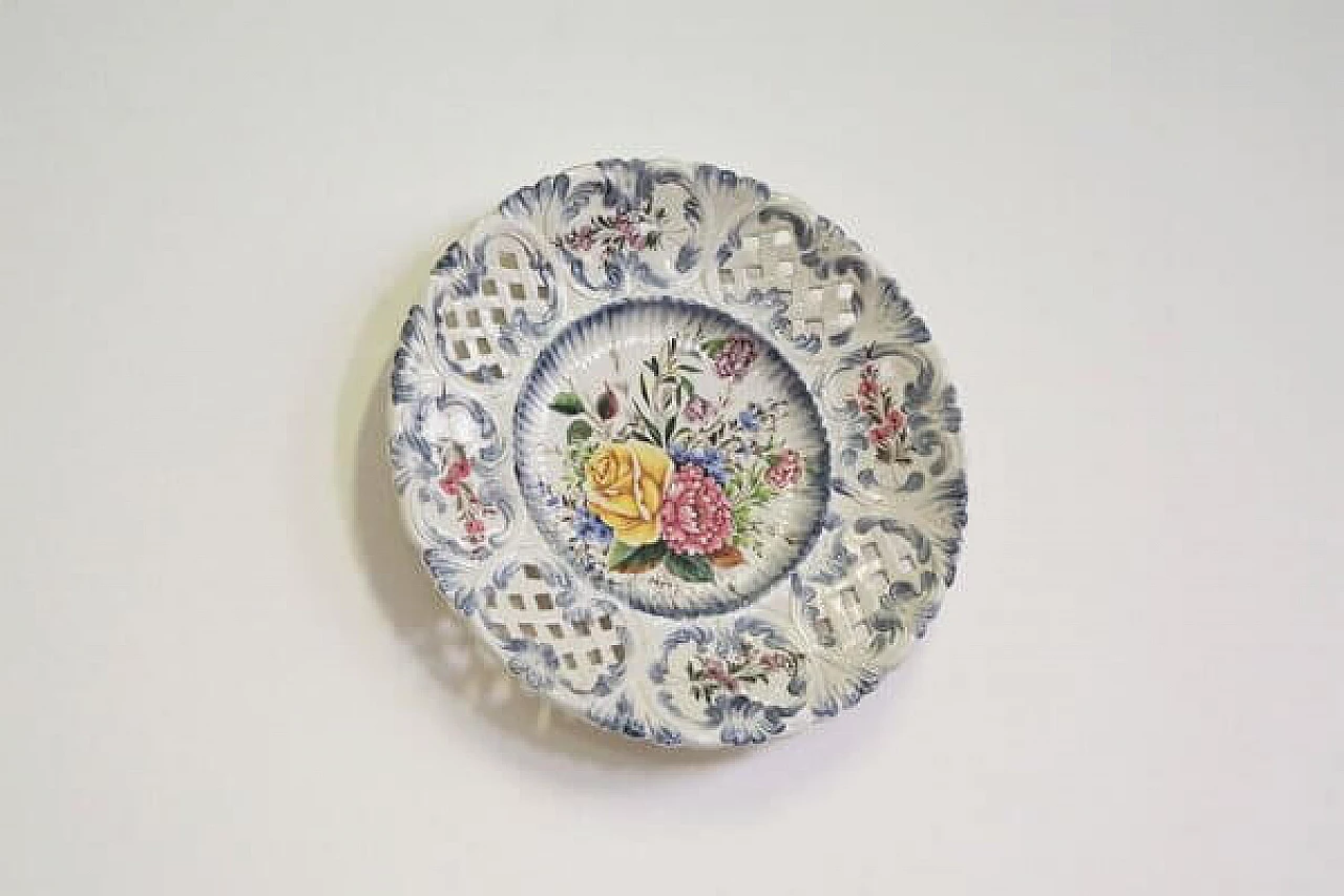 Piatto da parete in ceramica di Bassano dipinto con fiori, anni '70 1406961