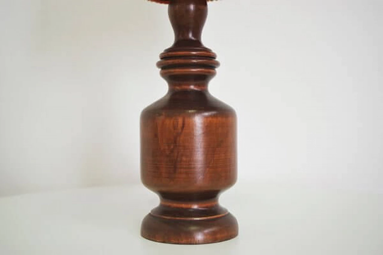 Lampada da tavolo in legno con paralume ricamato, anni '70 1407008