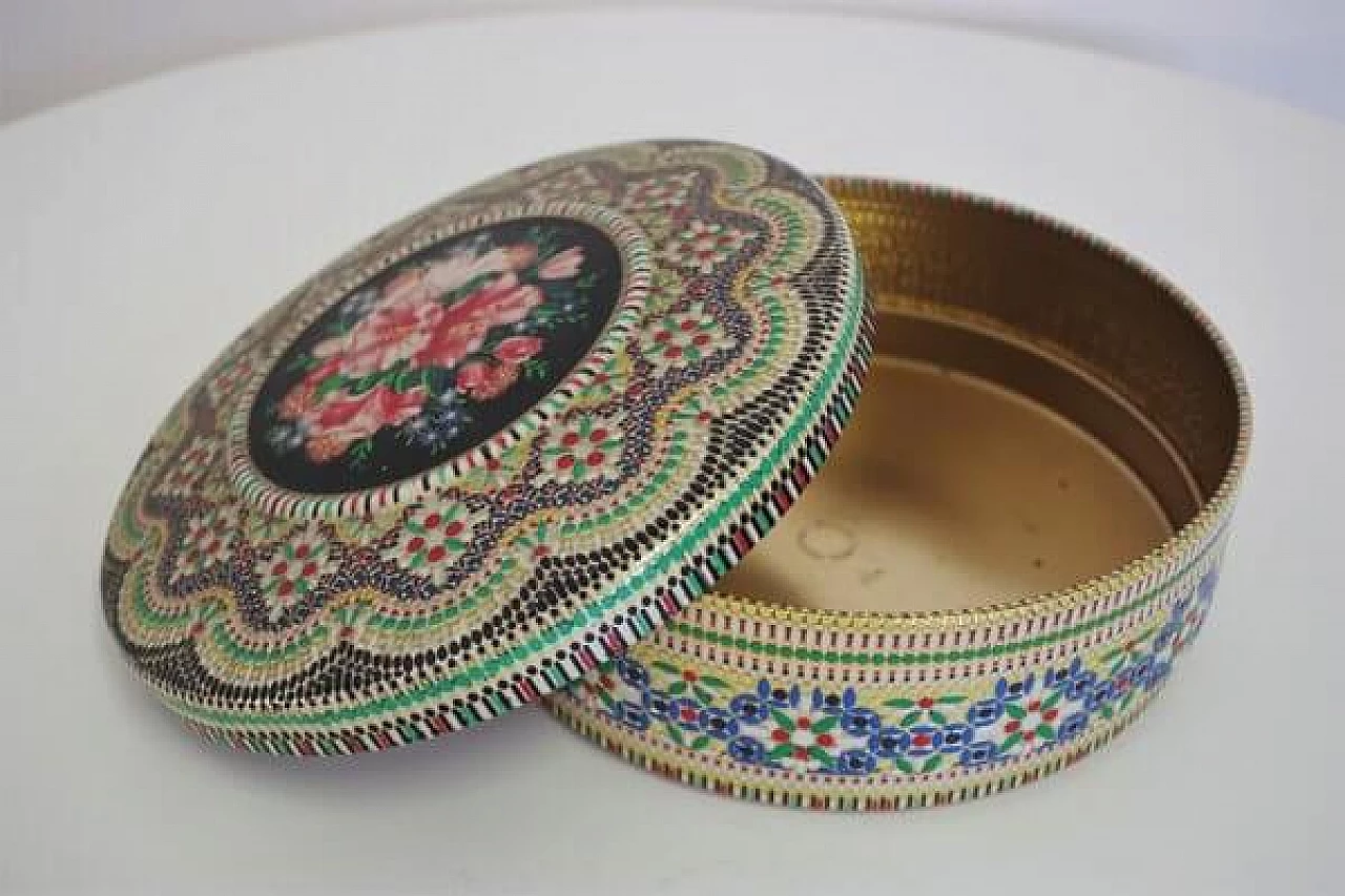 Flowered tin box, 1970s 1407138