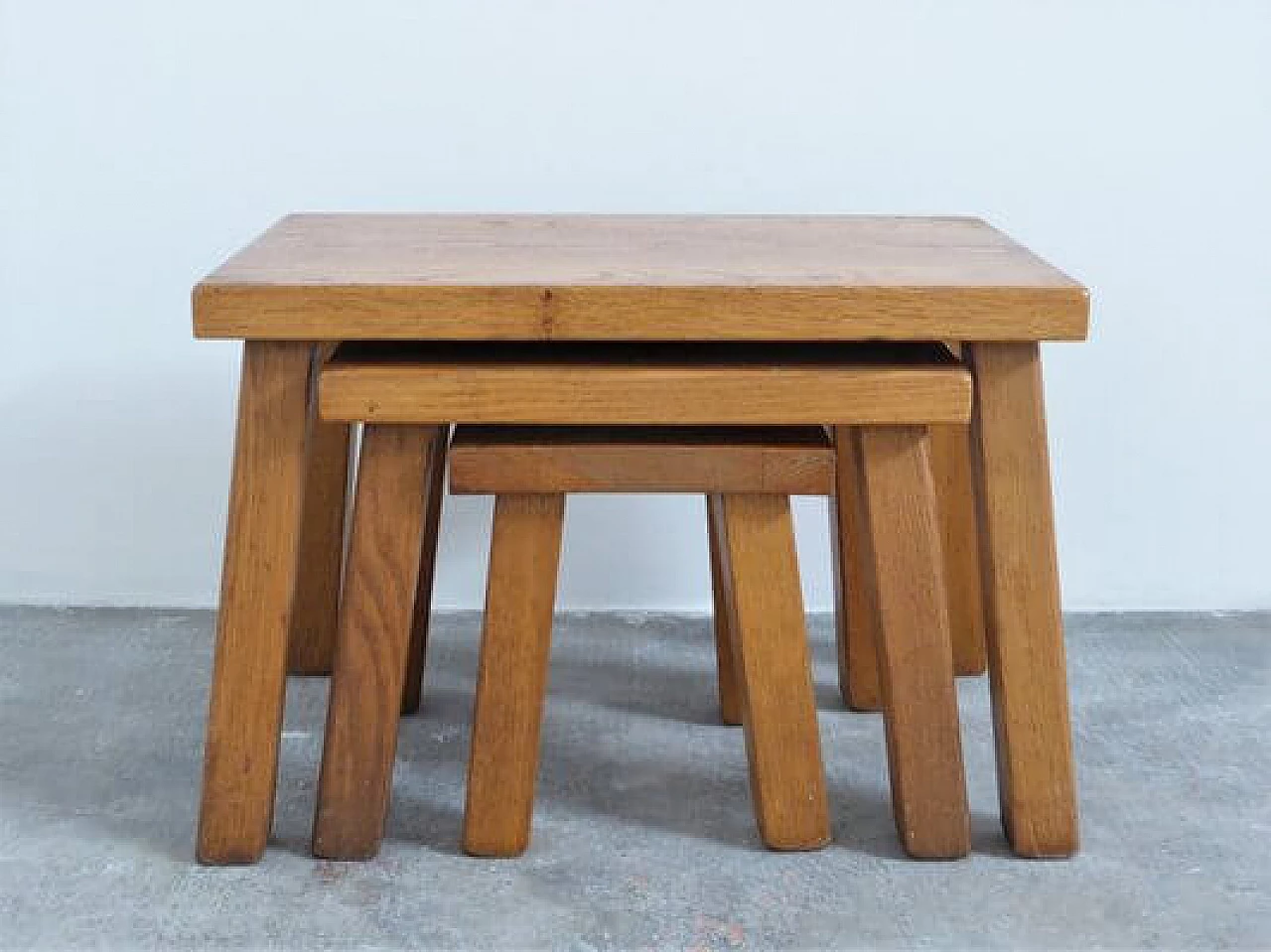 Trittico di tavolini in quercia, anni '70 1407247