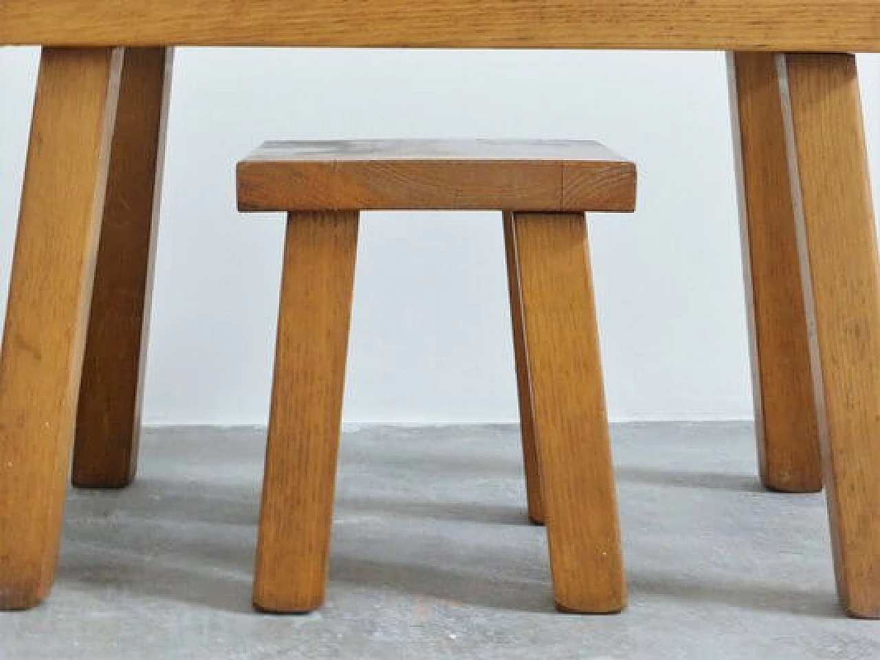 Trittico di tavolini in quercia, anni '70 1407262