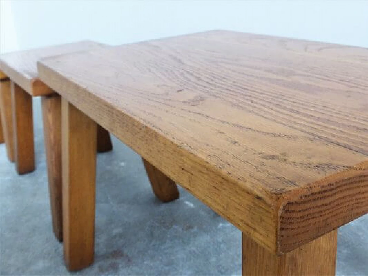 Trittico di tavolini in quercia, anni '70 1407265