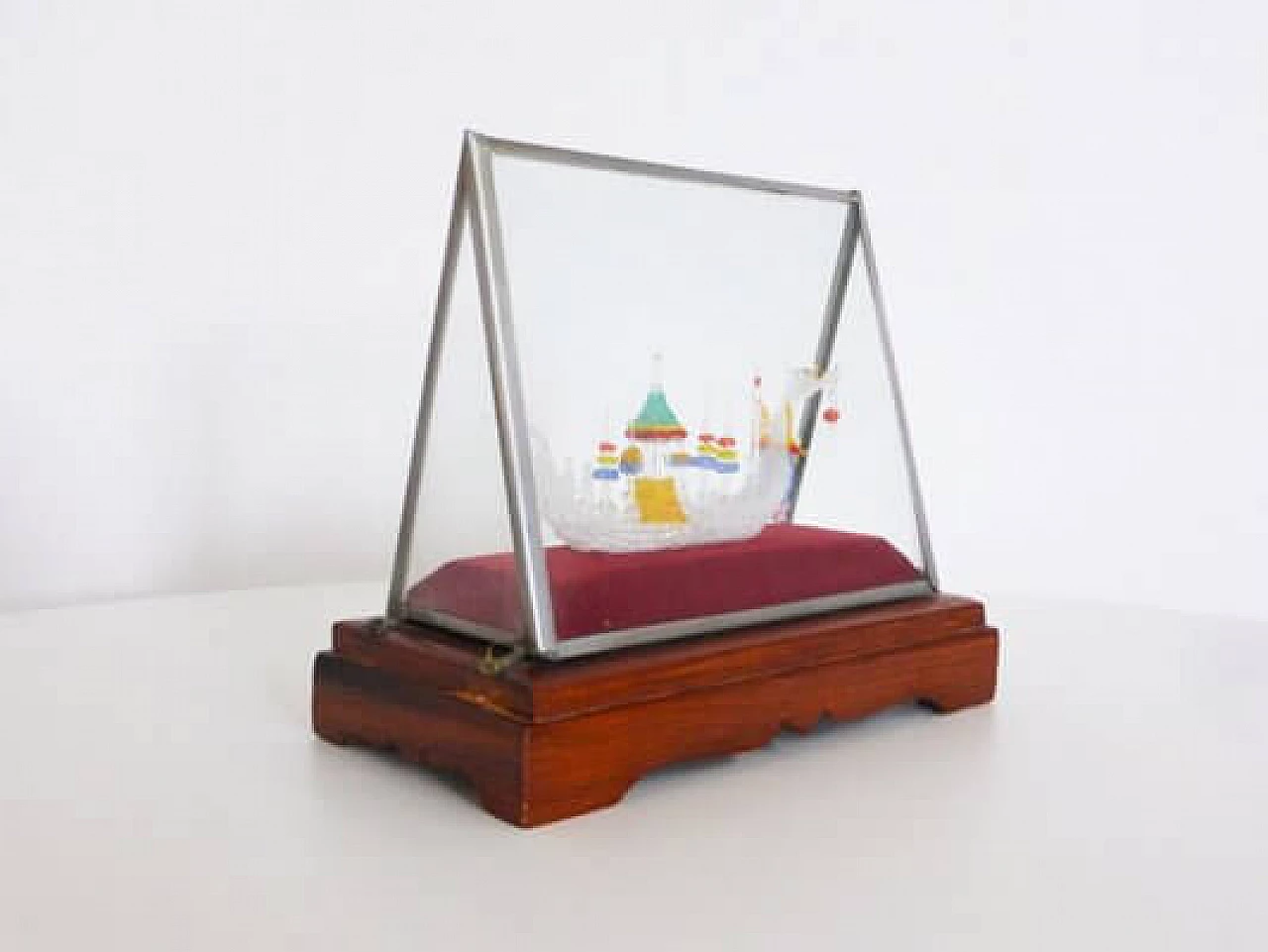 Glass case with handmade Chinese Viking ship, 1960s 1407275