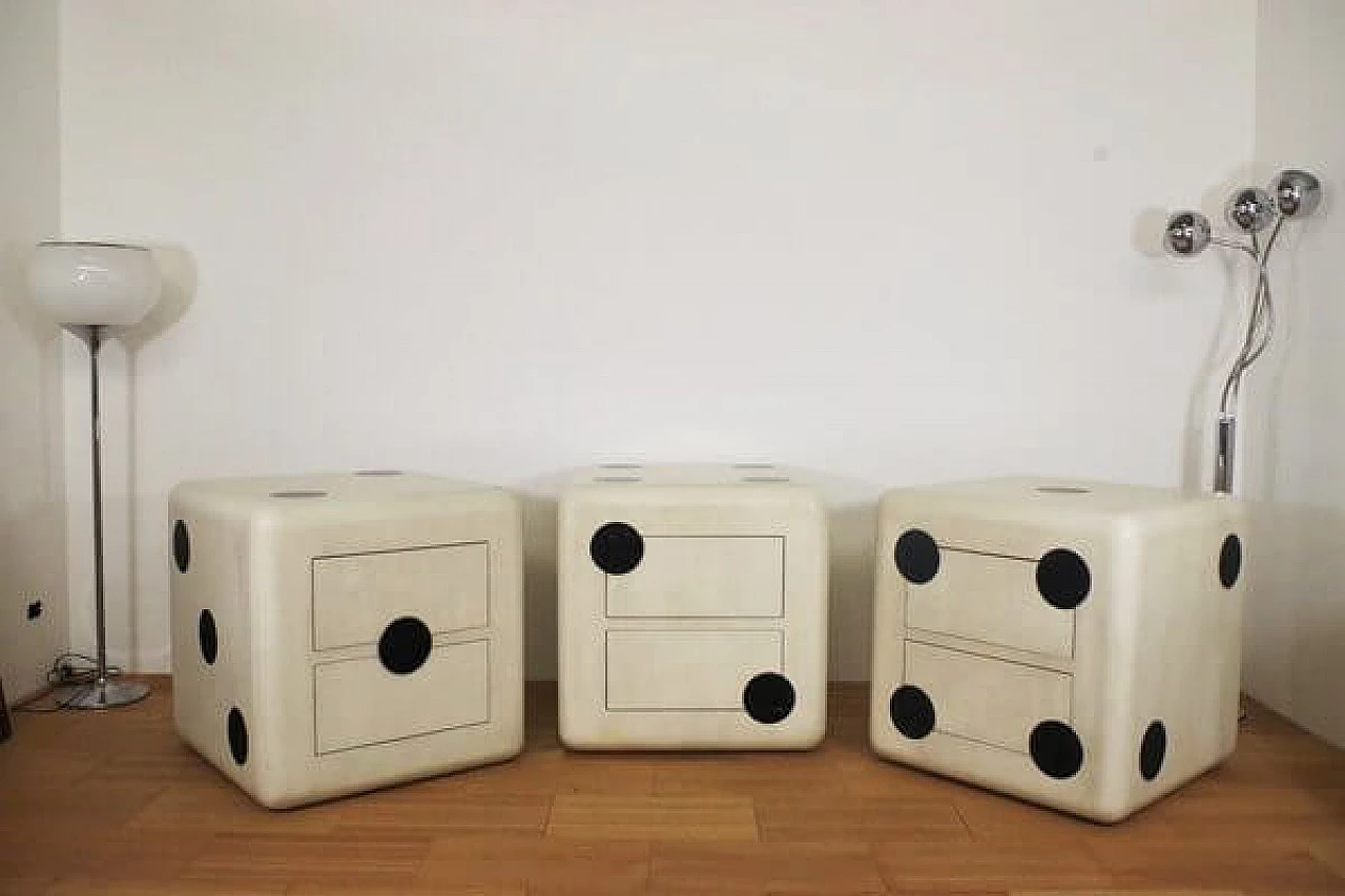 3 Cubi a dado con rotelle e due cassetti, anni '80 1407307