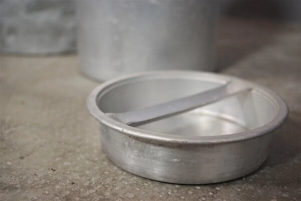 Coppia di contenitori per latte, anni '50 1407460