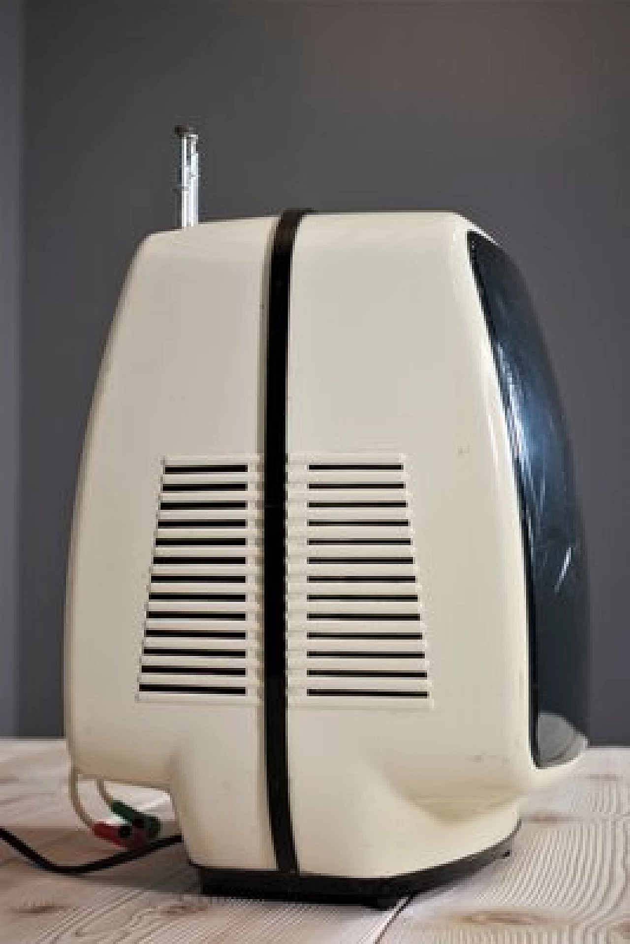 White television, 1970s 1407469