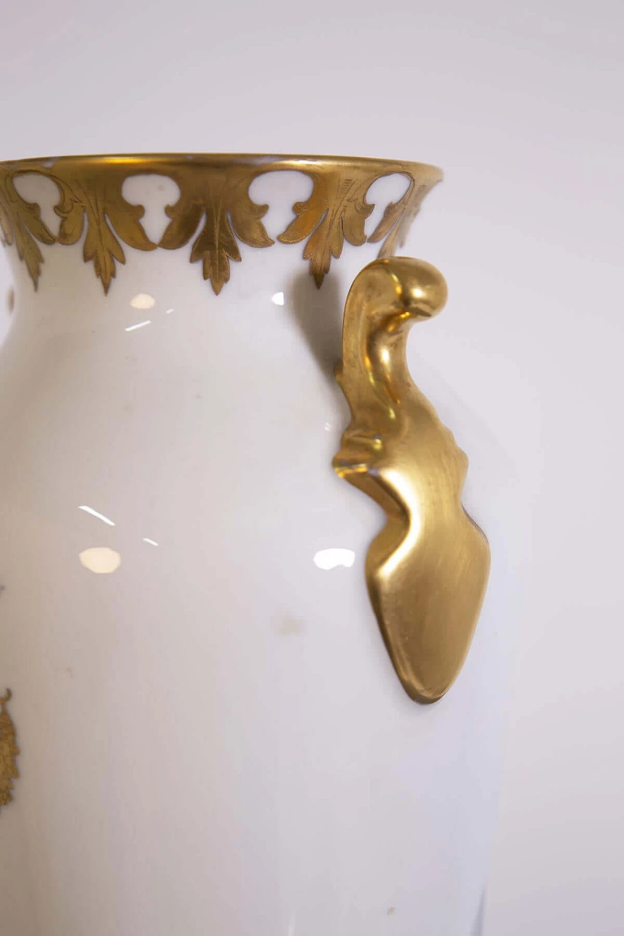 Vaso di Arrigo Finzi in porcellana, dipinto in oro, anni '50 1408465