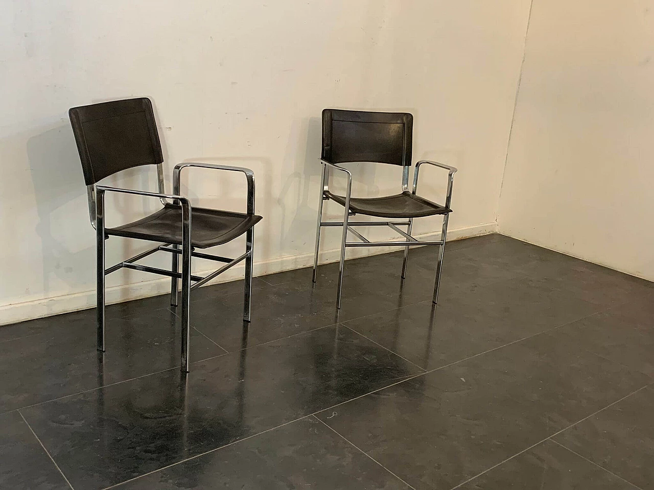 Coppia di poltroncine di Cidue in acciaio e cuoio, anni '70 1408657