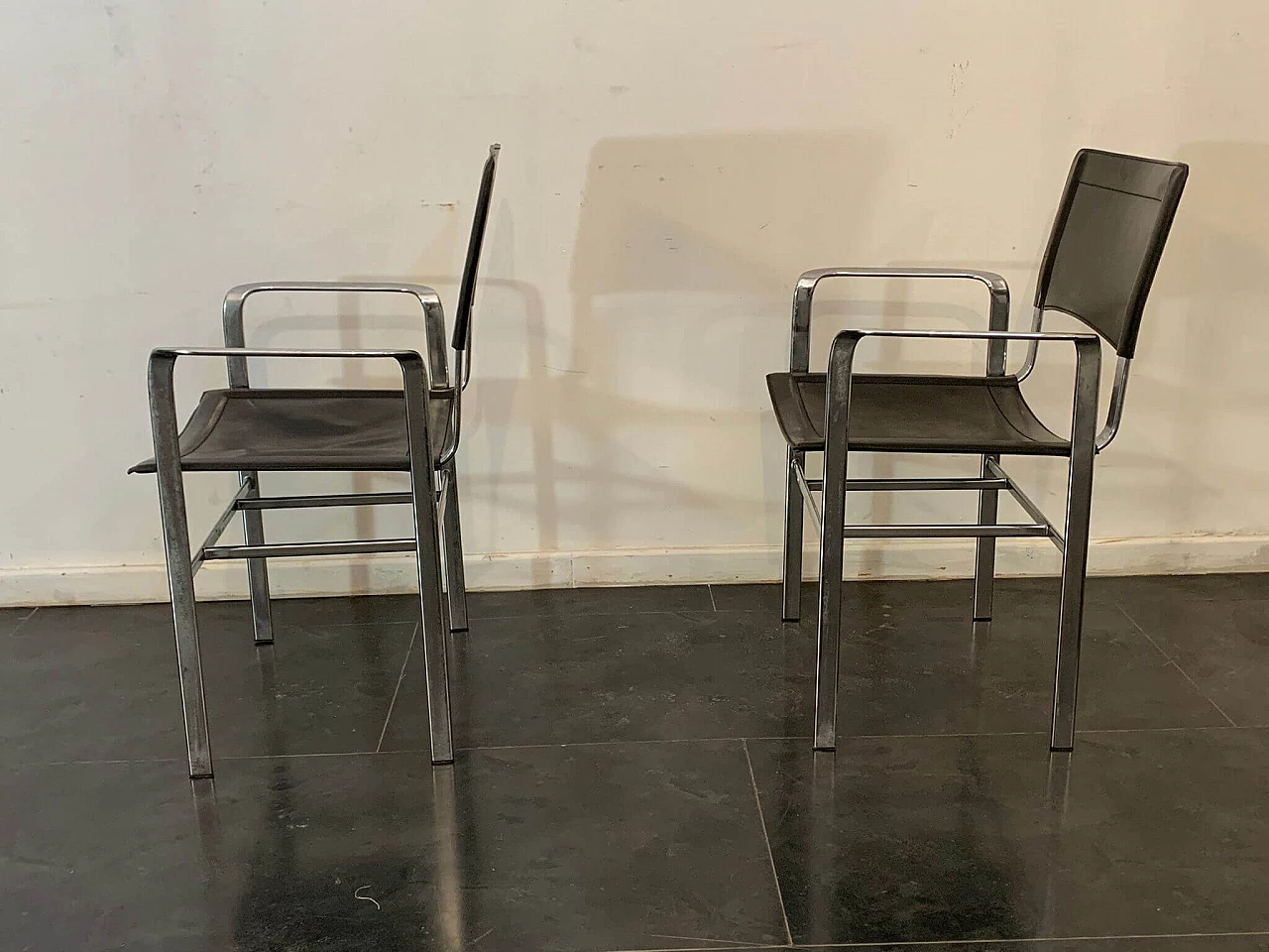 Coppia di poltroncine di Cidue in acciaio e cuoio, anni '70 1408660