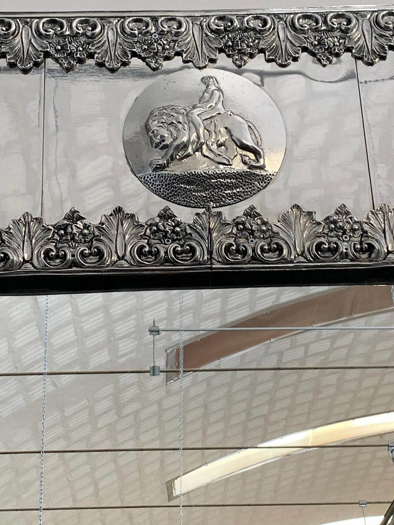 Grande specchio in metallo di Piero Figure per Athena, anni '80 1409806