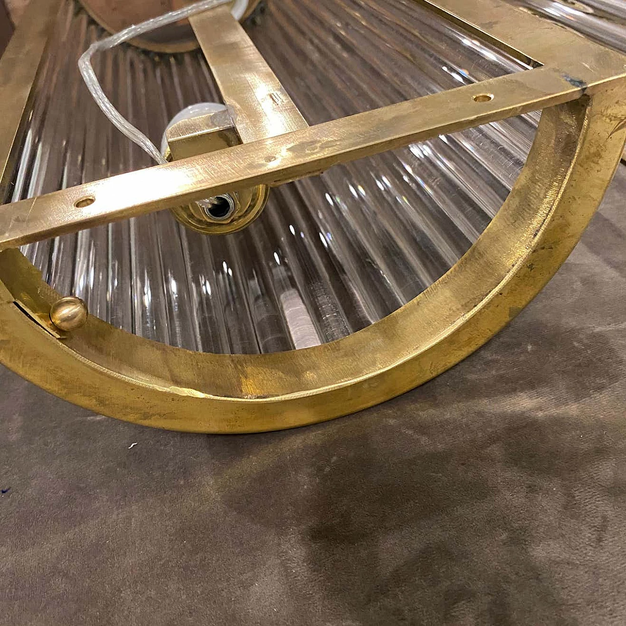 Pair of wall sconces in glass and brass, 70s 1409913