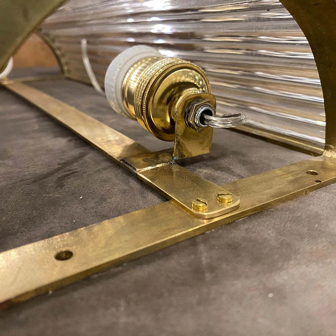 Pair of wall sconces in glass and brass, 70s 1409918