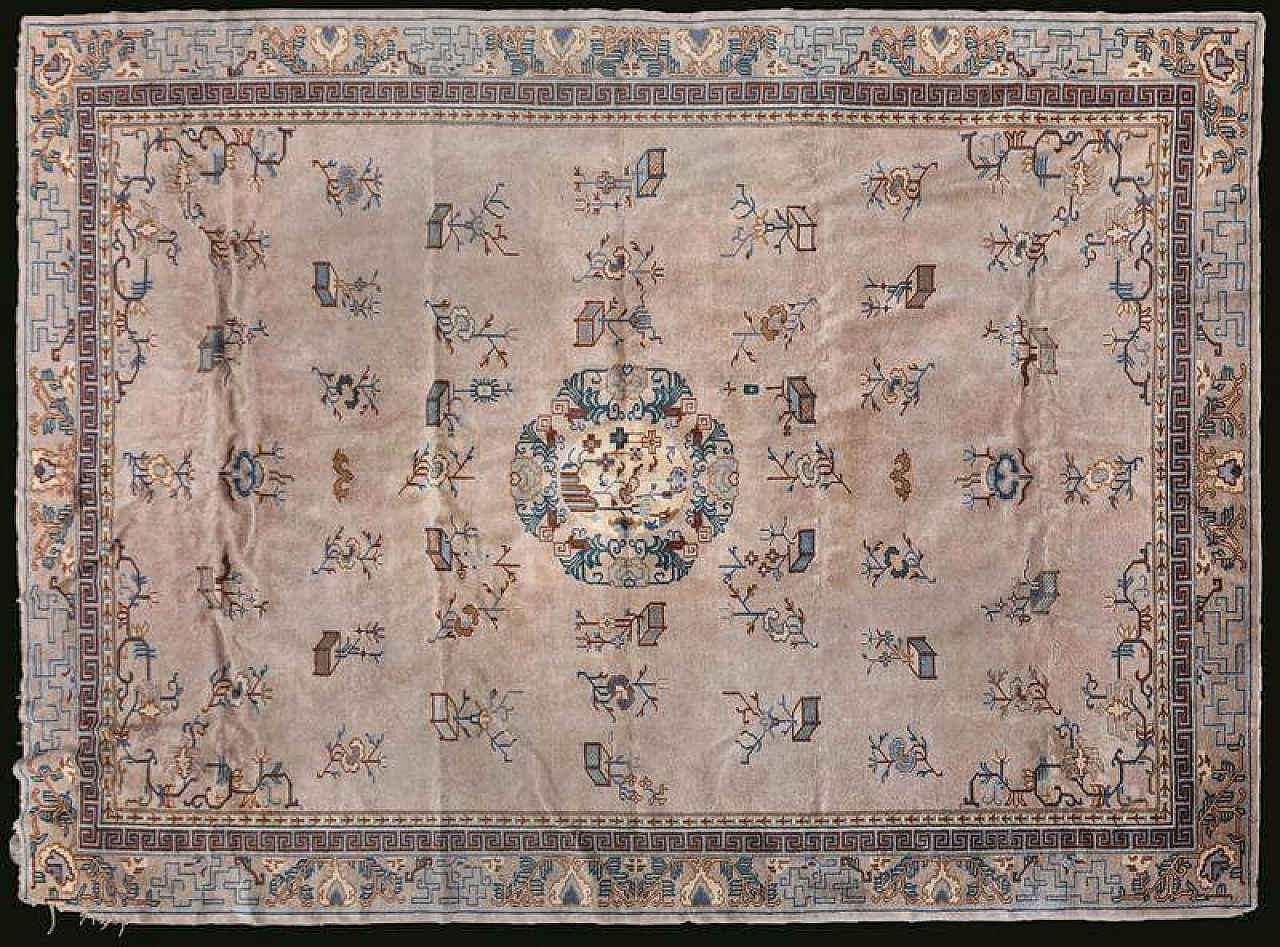 Carpet with floral pattern, China, 20th century 1412557