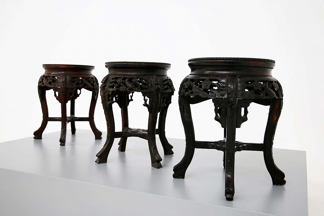 3 Portavasi cinesi in legno ebanizzato con piano in marmo, del '900 1412577