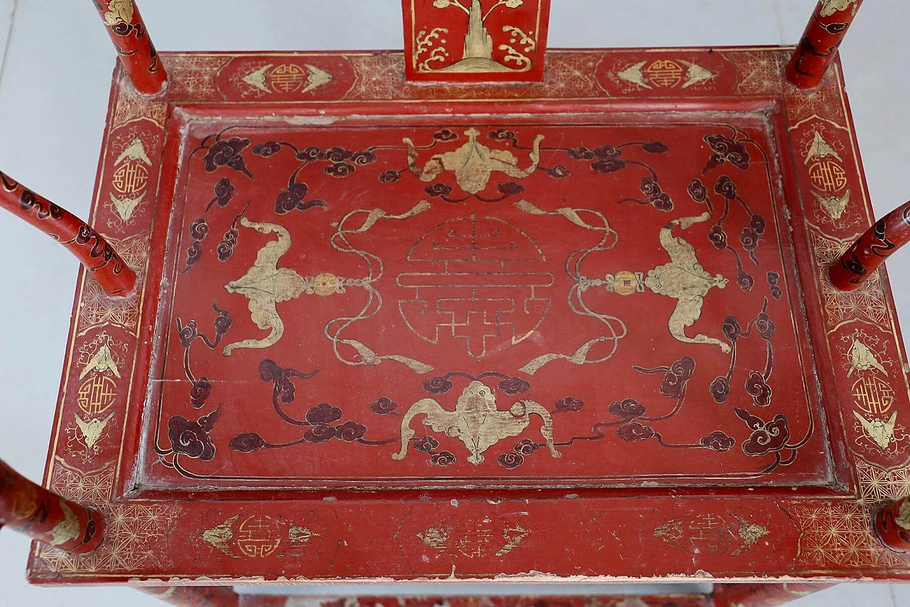 Coppia di poltrone cinesi in legno rosso e oro laccato, del '700 1412816