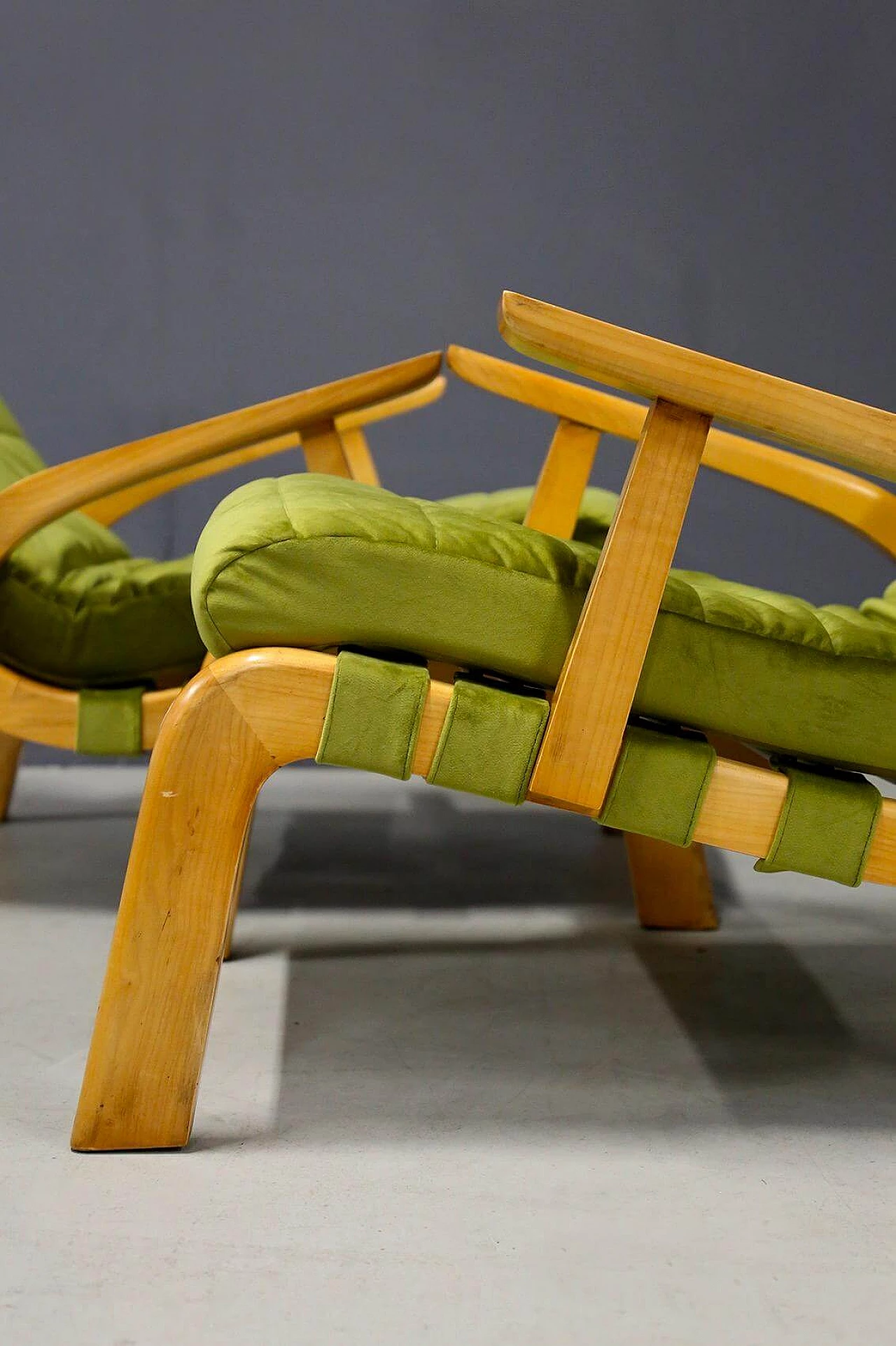 Pair of armchairs by Gustavo Pulitzer and Giorgio Lacht in wood and green velvet, 1930s 1412880