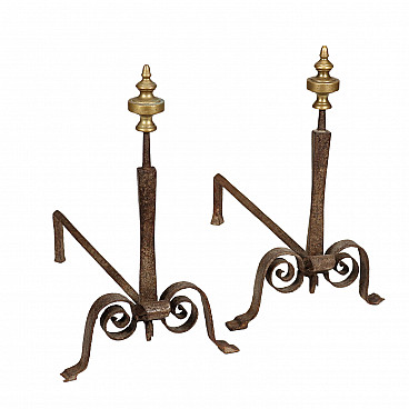 Coppia di alari da camino in ferro battuto e bronzo, del '700