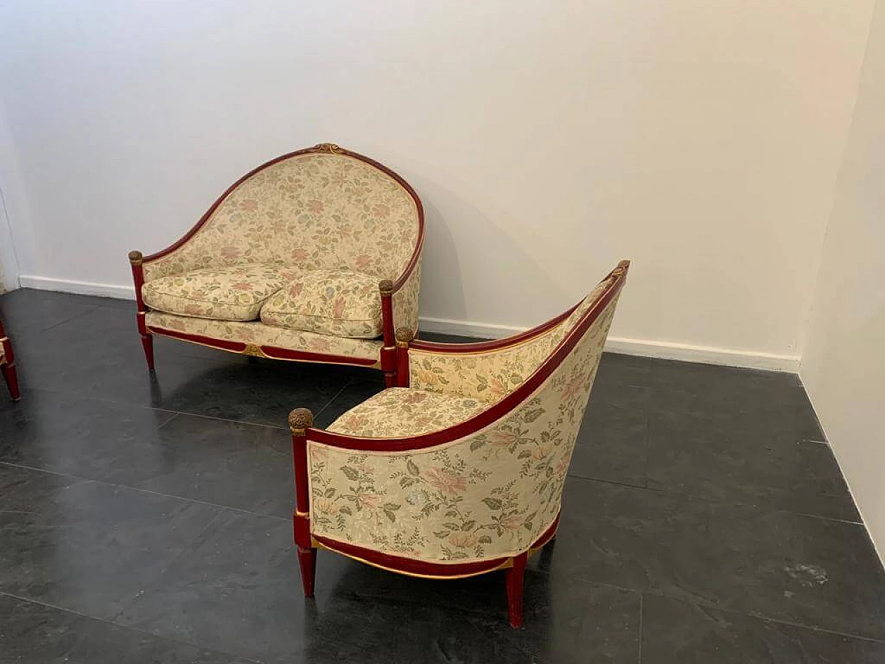 Divano e coppia di poltrone laccate rosse Art Déco, anni '30 1444066