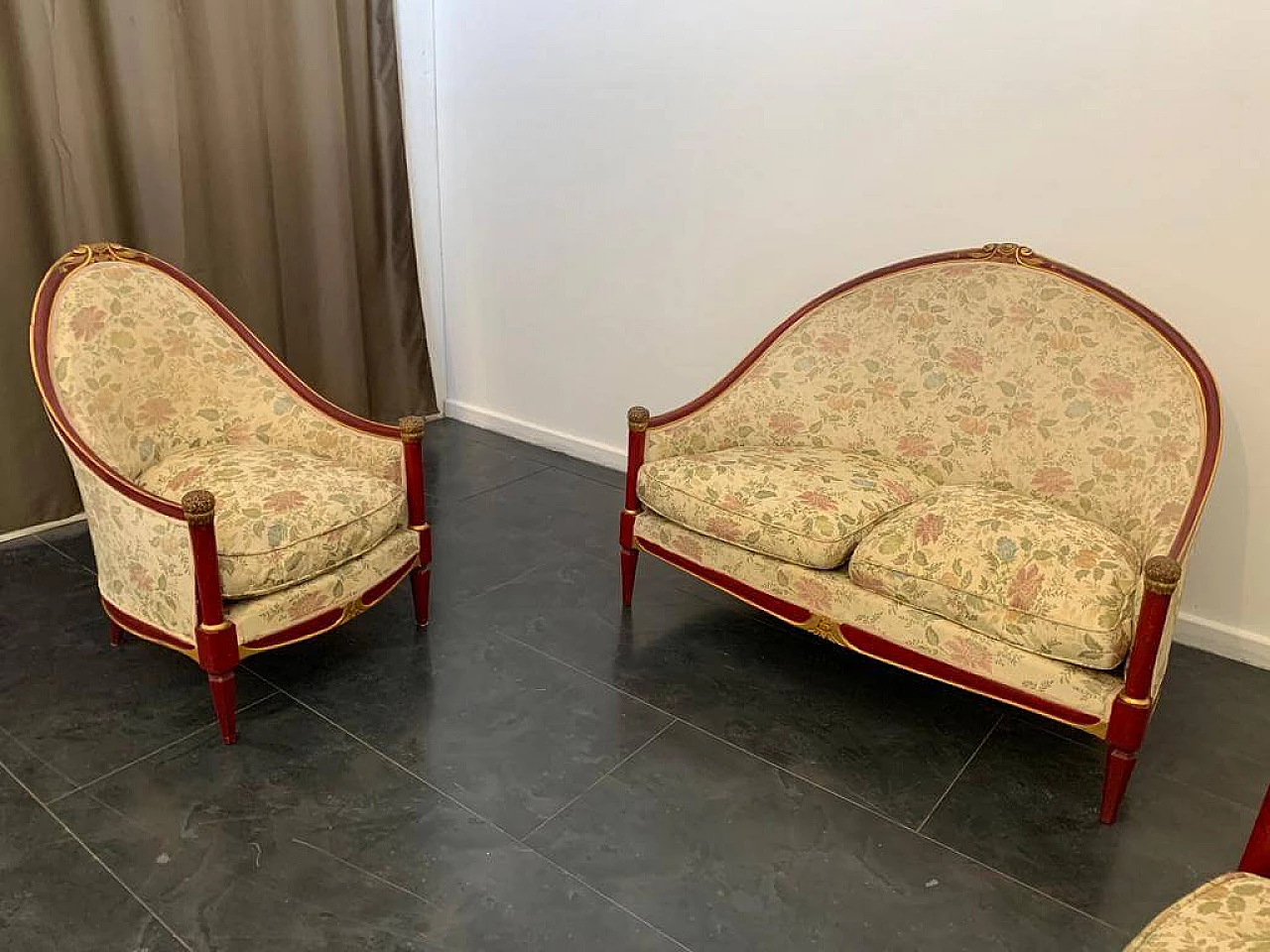 Divano e coppia di poltrone laccate rosse Art Déco, anni '30 1444068