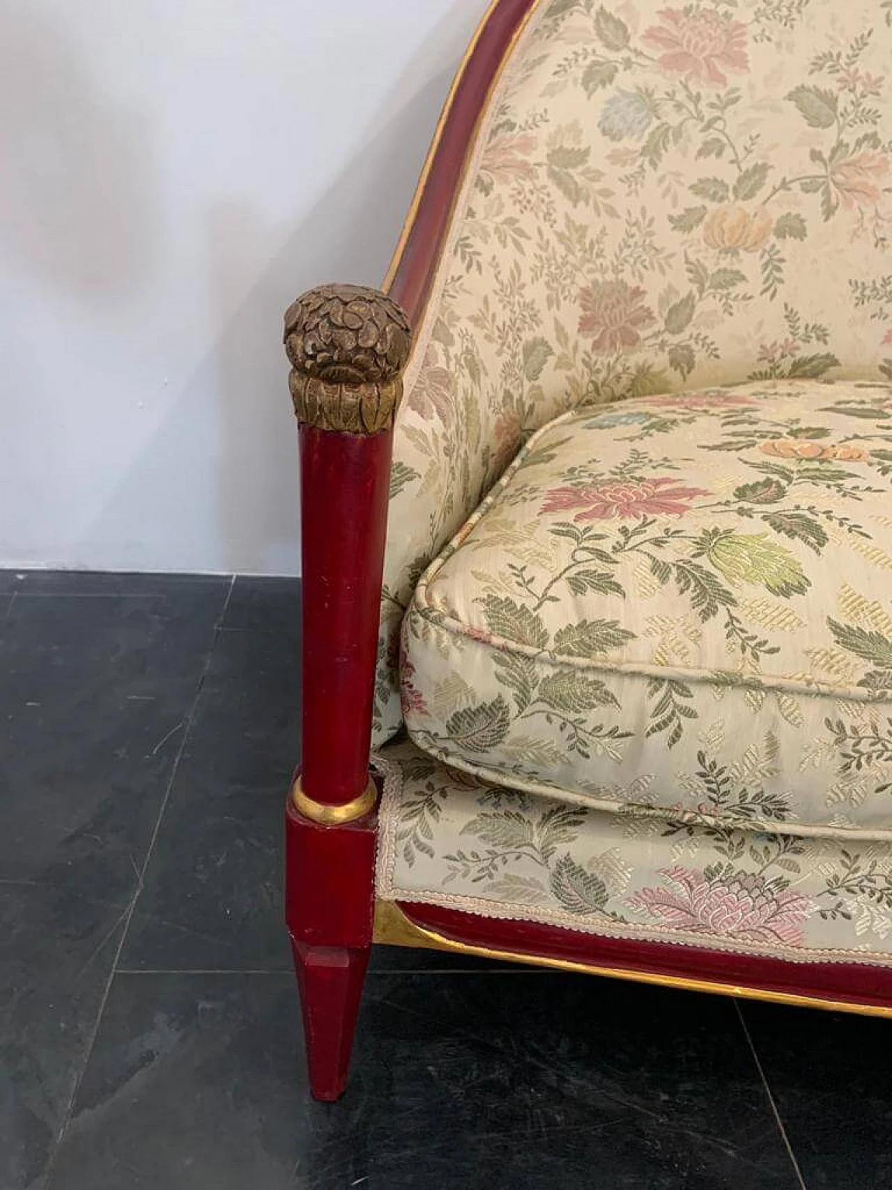 Art Deco red lacquered sofa with carved details, 1930s 1444130