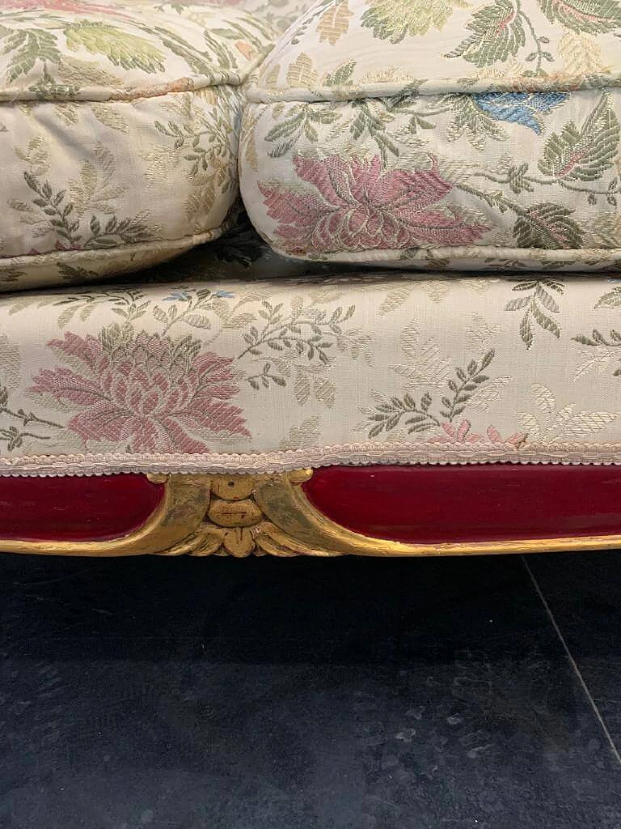 Art Deco red lacquered sofa with carved details, 1930s 1444131