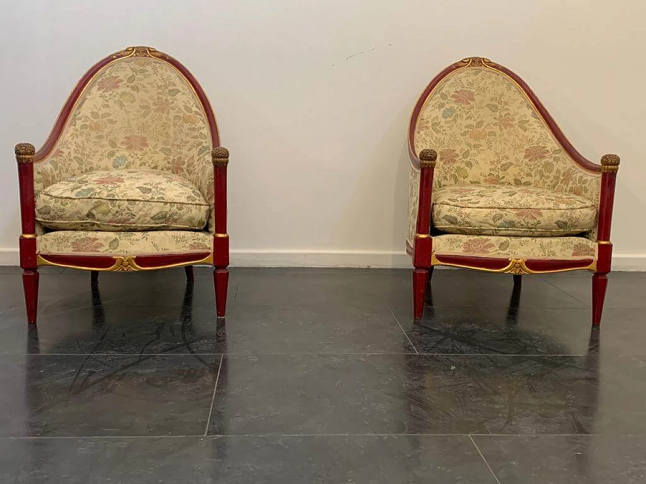 Pair of Art Deco red lacquered armchairs with carved details, 1930s 1444157