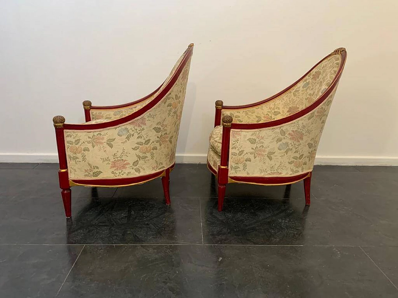 Pair of Art Deco red lacquered armchairs with carved details, 1930s 1444164