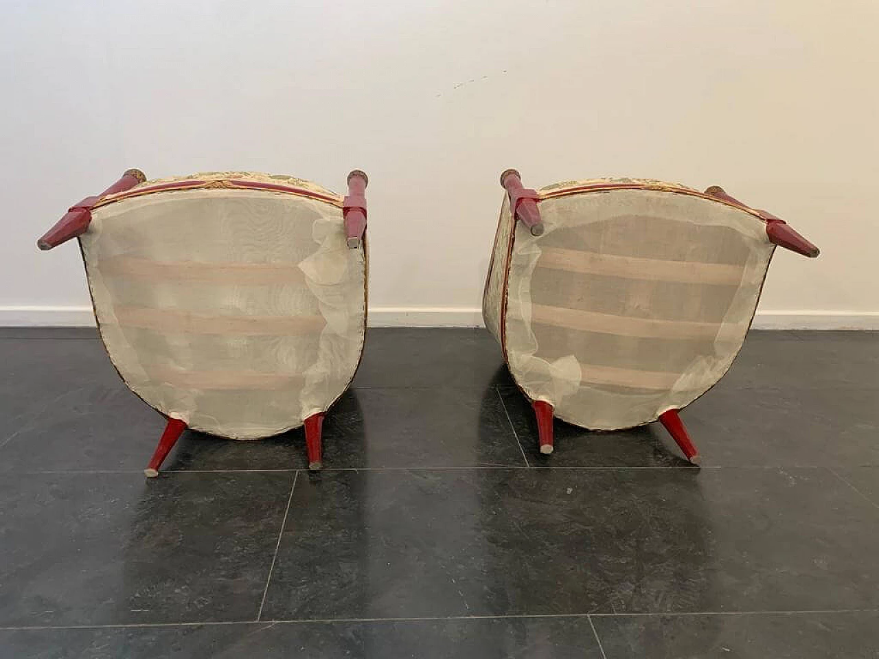 Pair of Art Deco red lacquered armchairs with carved details, 1930s 1444168