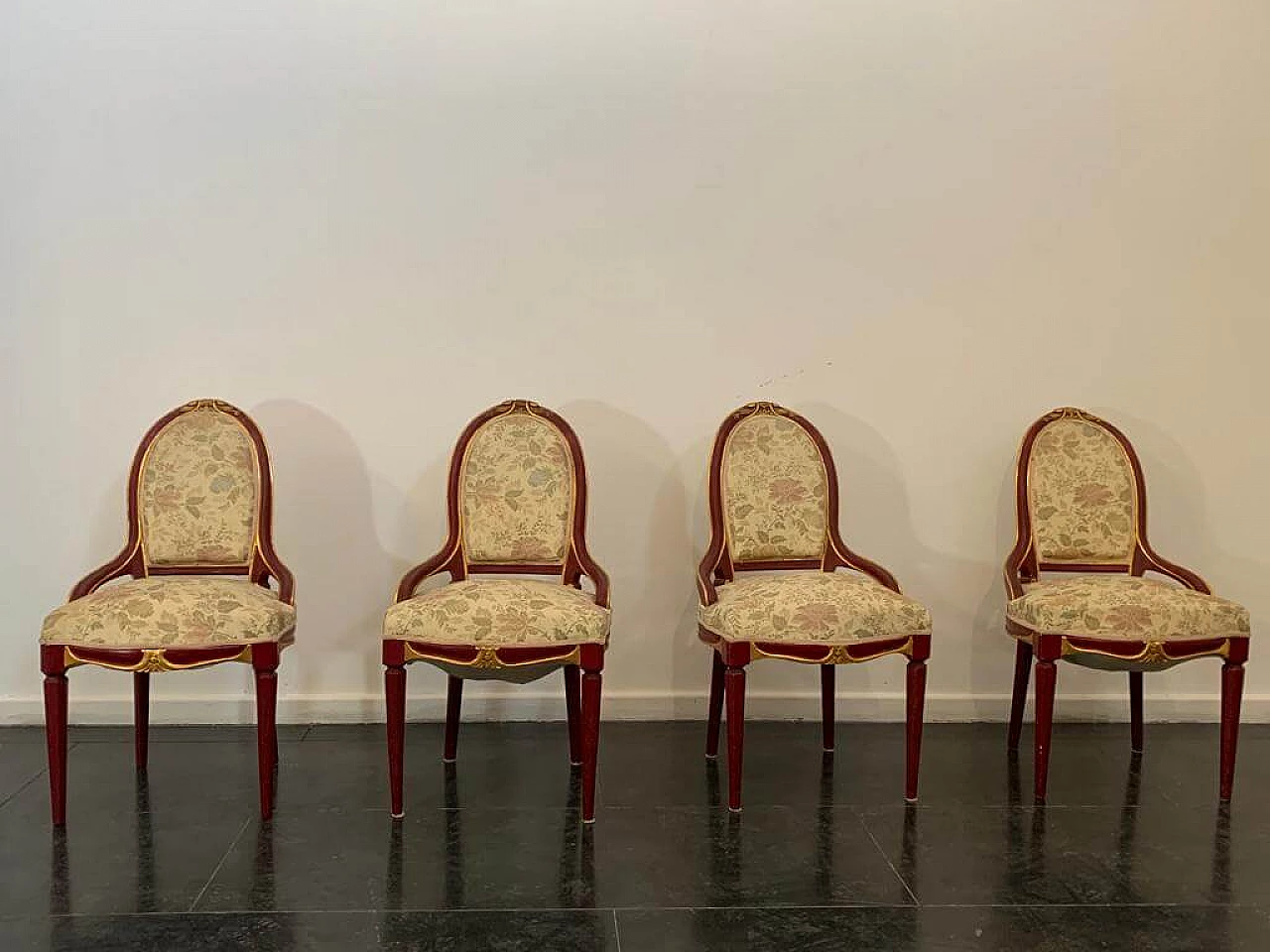 4 Chairs in lacquered wood and gold leaf, 1930s 1444235