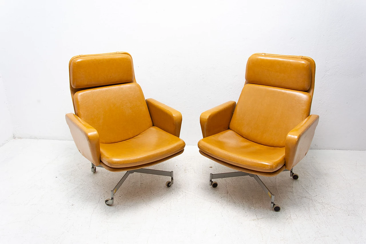 Pair of leatherette swivel armchairs, 1970s 1444604