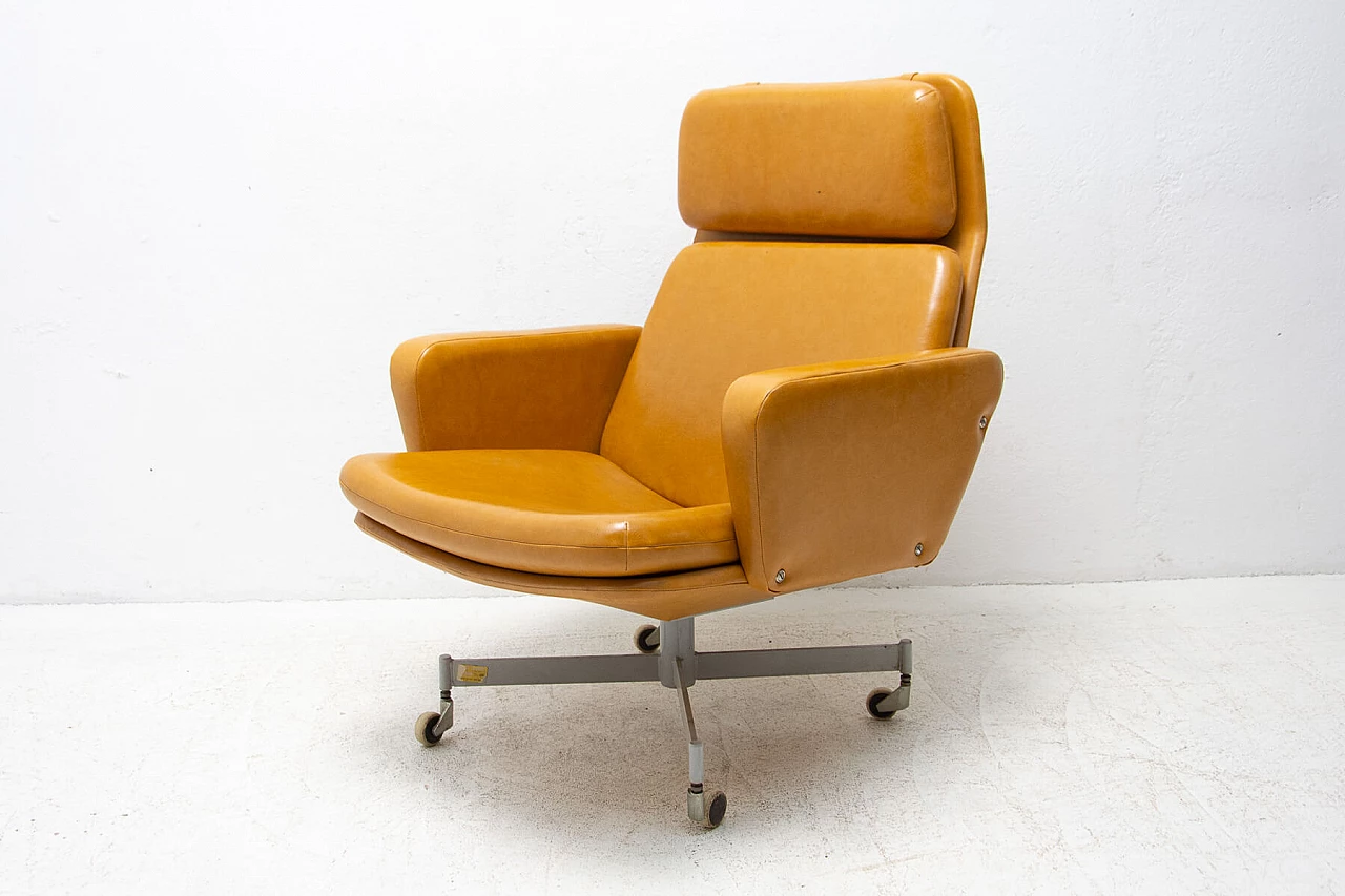 Pair of leatherette swivel armchairs, 1970s 1444614