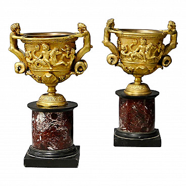 Pair of bronze and marble bowls from the Napoleon III era, 19th century