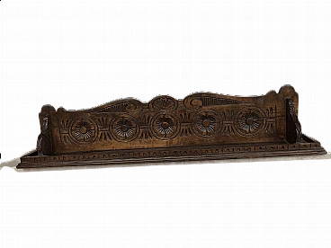 Mensola intagliata in noce, del '900