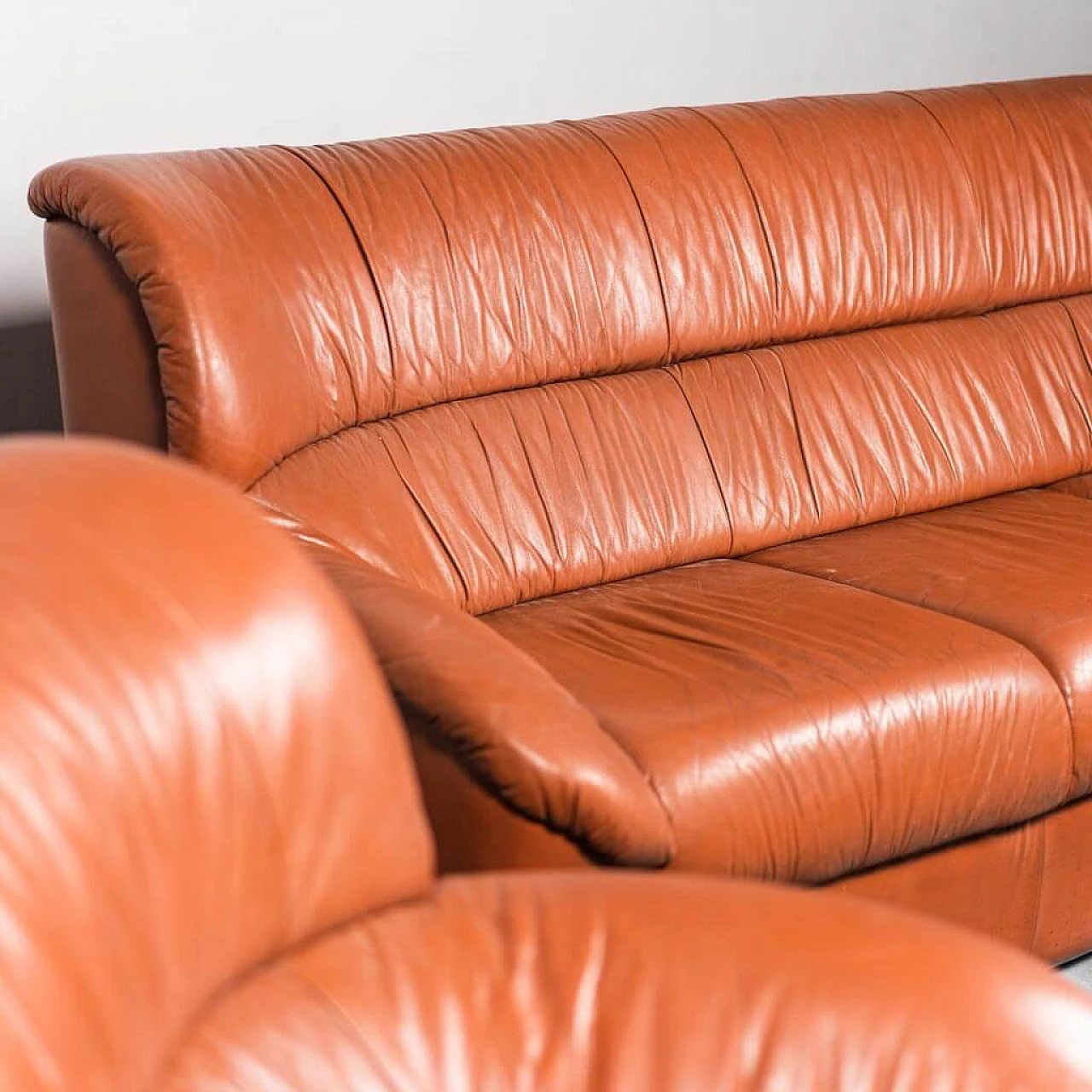 Leather sofa and 2 armchairs, 1970s 1445644