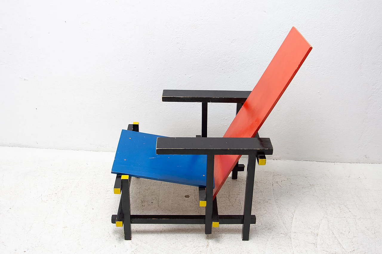 Lacquered wood Red and Blue chair by Gerrit Rietveld, 1970s 1445748
