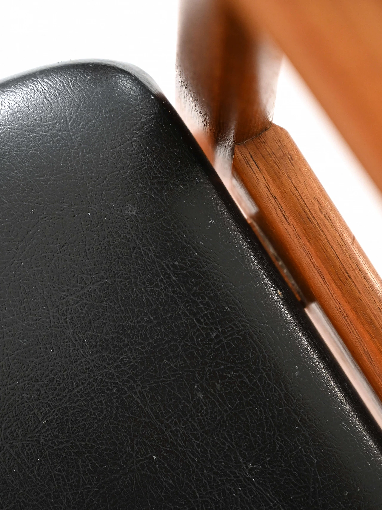 Sedia in legno teak con braccioli, anni '50 1448619